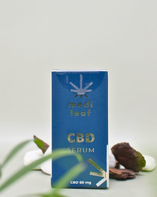 Sérum facial con CBD, vitaminas y ácido hialurónico. Hidrata, ilumina y mejora la textura de la piel. Natural, ligero y apto para pieles sensibles.